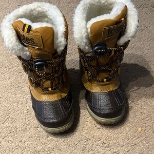 Totes Tan and Brown Winter Boots with White Lining